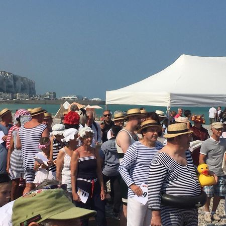 Entre Mer Et Falaises Le Treport Bagian luar foto