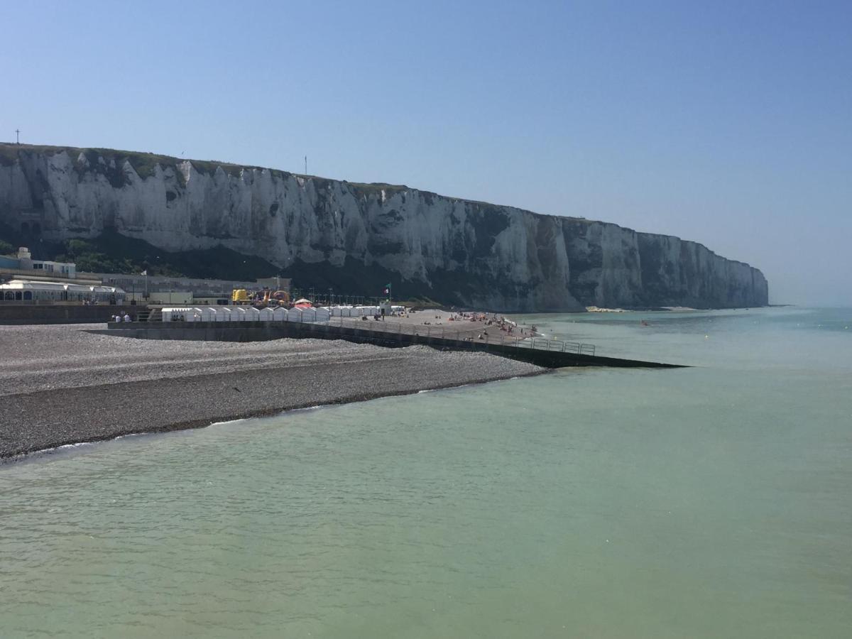 Entre Mer Et Falaises Le Treport Bagian luar foto